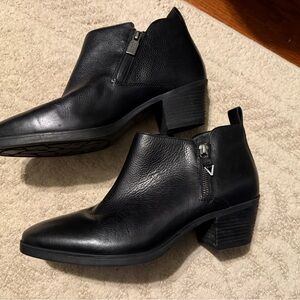 Vionic Black Leather Ankle Boots
